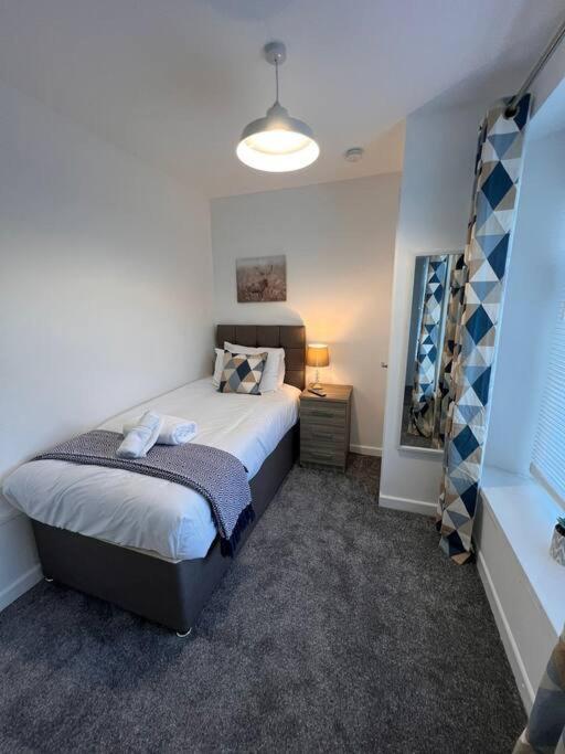 Bridge Place - Spacious Home With Plenty Of Beds! Merthyr Tydfil Ngoại thất bức ảnh