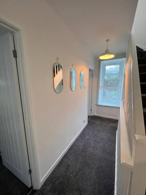Bridge Place - Spacious Home With Plenty Of Beds! Merthyr Tydfil Ngoại thất bức ảnh