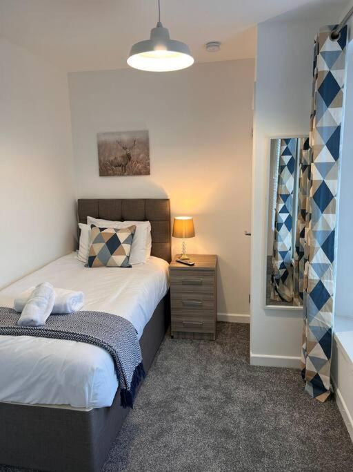 Bridge Place - Spacious Home With Plenty Of Beds! Merthyr Tydfil Ngoại thất bức ảnh